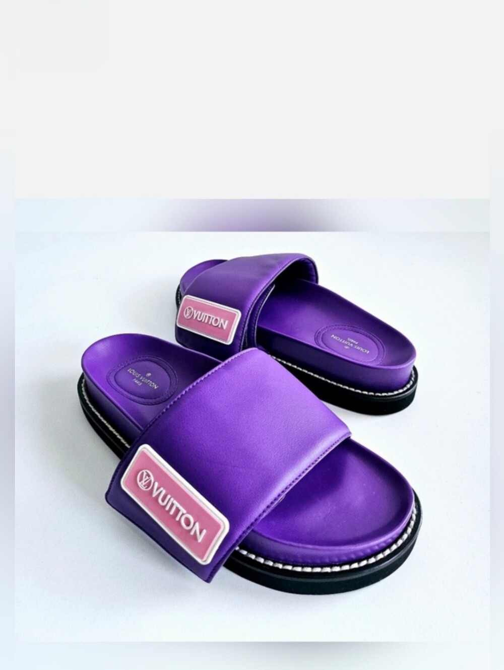 New Unused Louis Vuitton Purple Sunset LV Vuitton Leather Slides